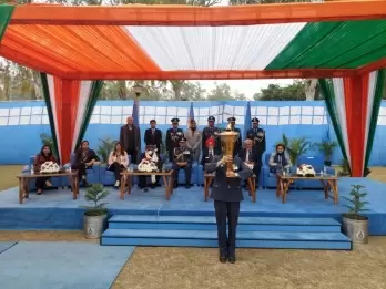 Triumphant Moment: Air Force veterans welcome 'Flame of Victory' in Delhi